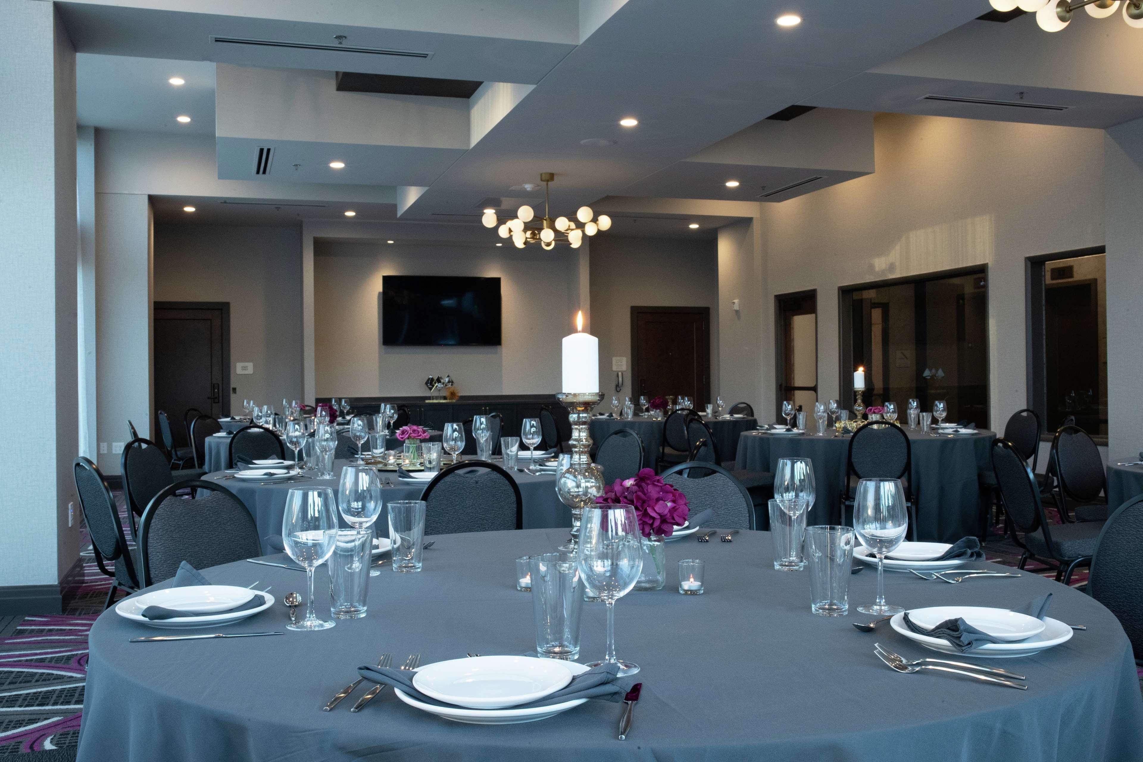 The Axis Moline Hotel, Tapestry Collection By Hilton Dış mekan fotoğraf