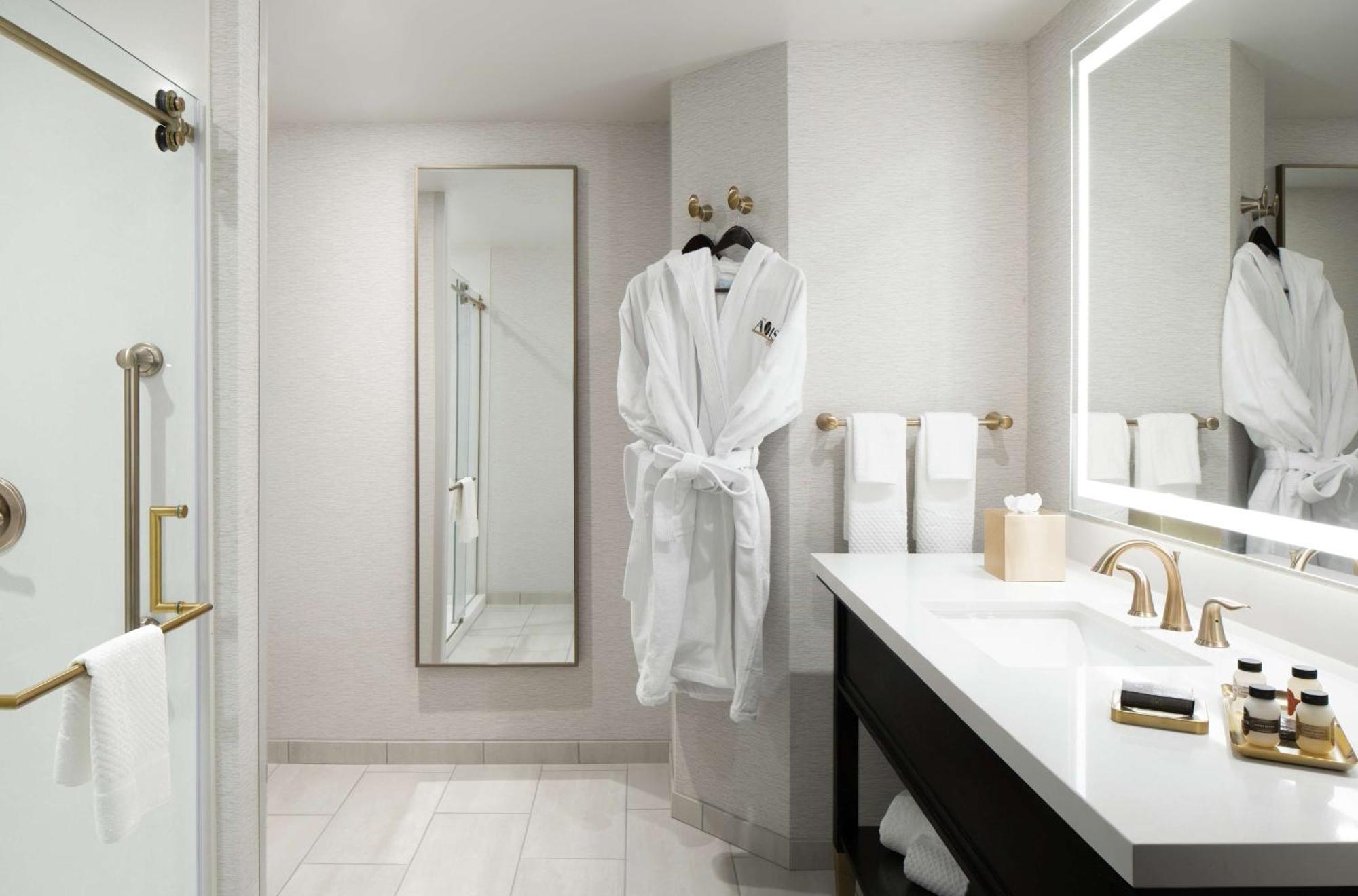 The Axis Moline Hotel, Tapestry Collection By Hilton Dış mekan fotoğraf